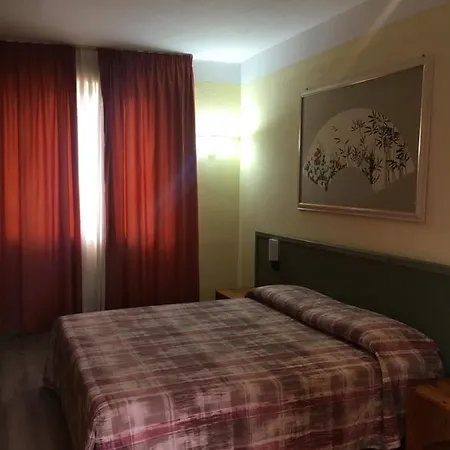 Hotel Alpi Del Mare
