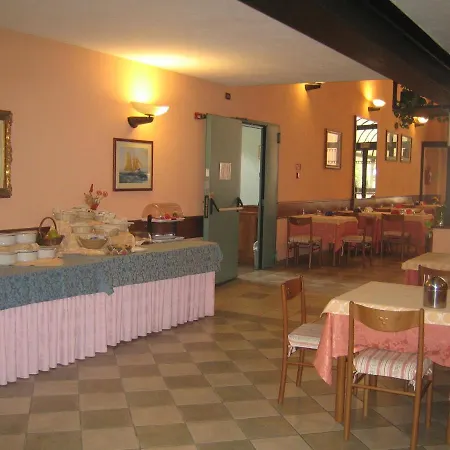 Alpi Del Mare Hotel 3*